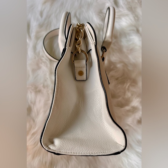 Hamilton Elegant Cream Medium Leather Satchel with Gold Accents hard wear - Picture 5 of 14